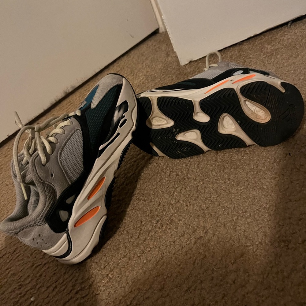 Yeezy Boost 700 wave runner